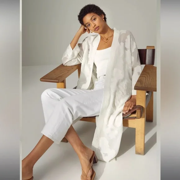 Derante Robe - Picture 2 of 8